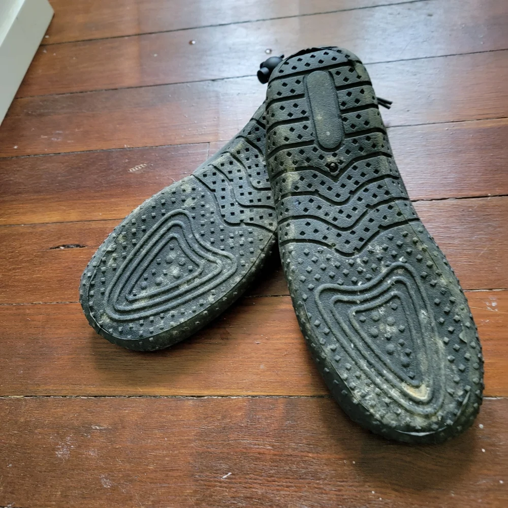 Kids gray and pink water shoe size M-L